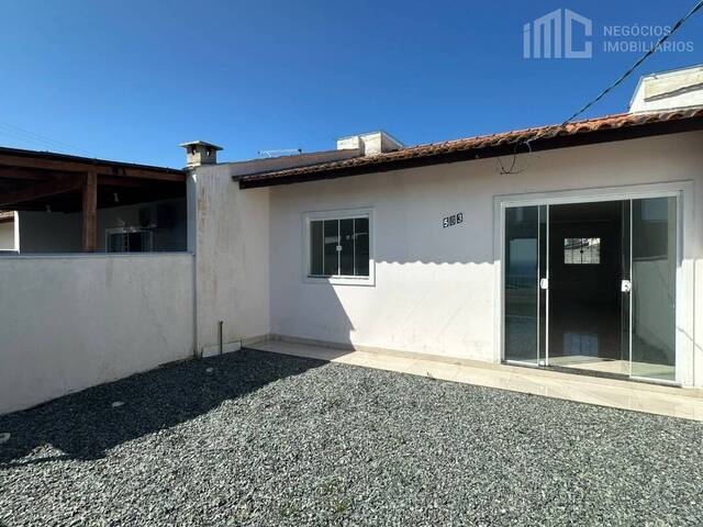 #0763 - Casa para Venda em Balneário Barra do Sul - SC