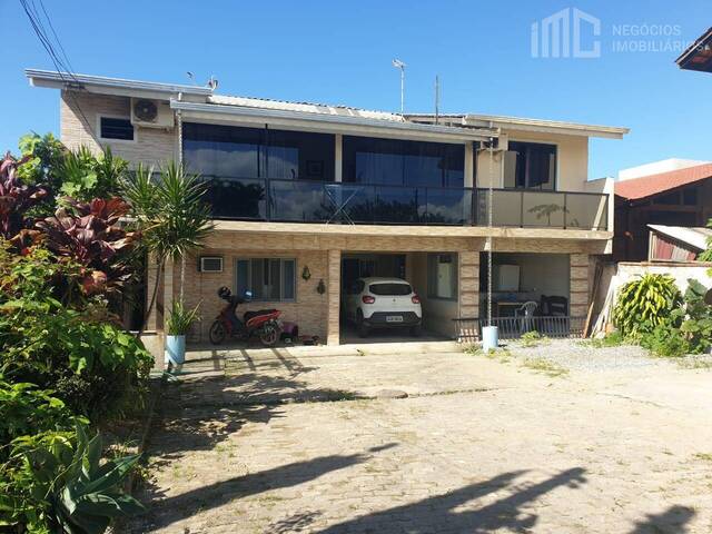 #0123 - Casa para Venda em Balneário Barra do Sul - SC