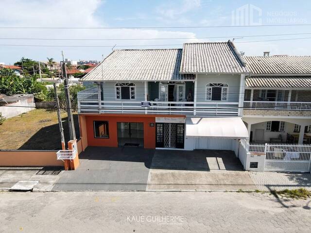 #0174 - Casa para Venda em Balneário Barra do Sul - SC
