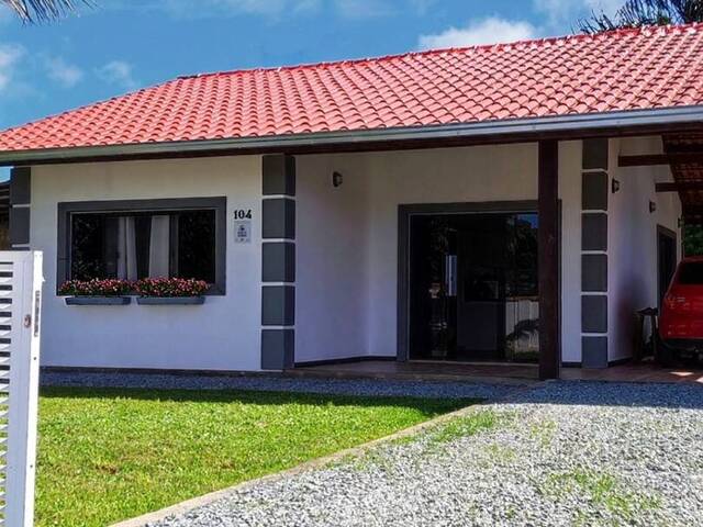#0411 - Casa para Venda em Balneário Barra do Sul - SC