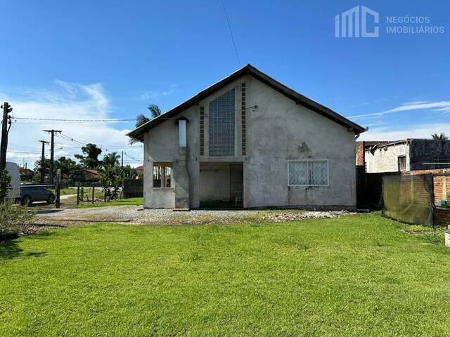 #0423 - Casa para Venda em Balneário Barra do Sul - SC