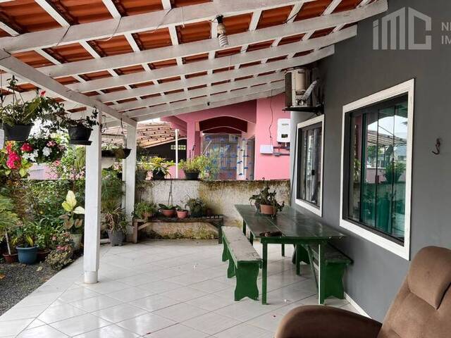 #0439 - Casa para Venda em Balneário Barra do Sul - SC