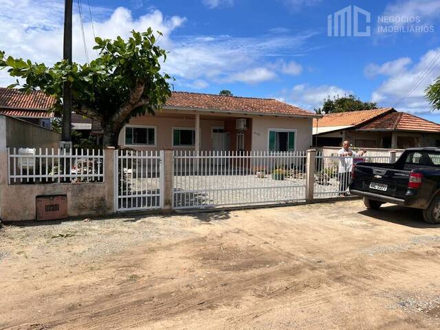 Casa para Venda em Balneário Barra do Sul - 2