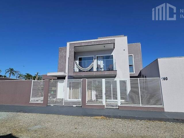 #0494 - Casa para Venda em Balneário Barra do Sul - SC