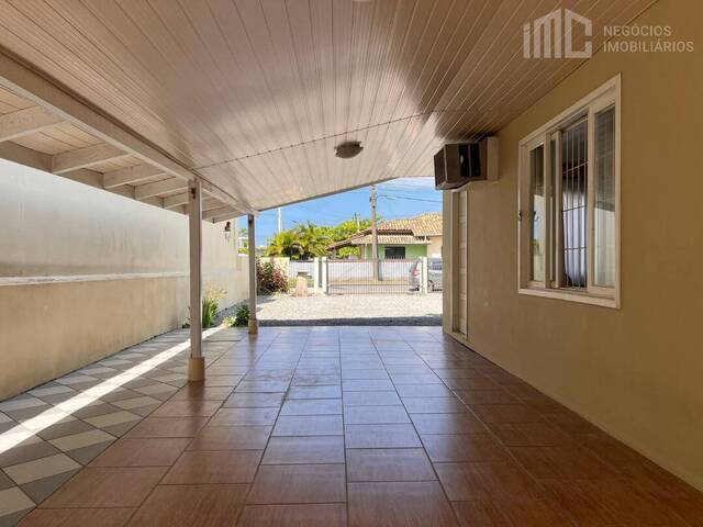 Casa para Venda em Balneário Barra do Sul - 4