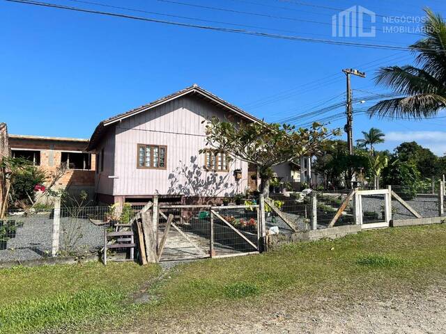 #0571 - Casa para Venda em Balneário Barra do Sul - SC