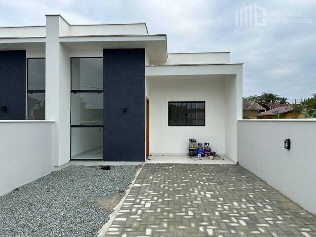 #0401 - Casa para Venda em Balneário Barra do Sul - SC