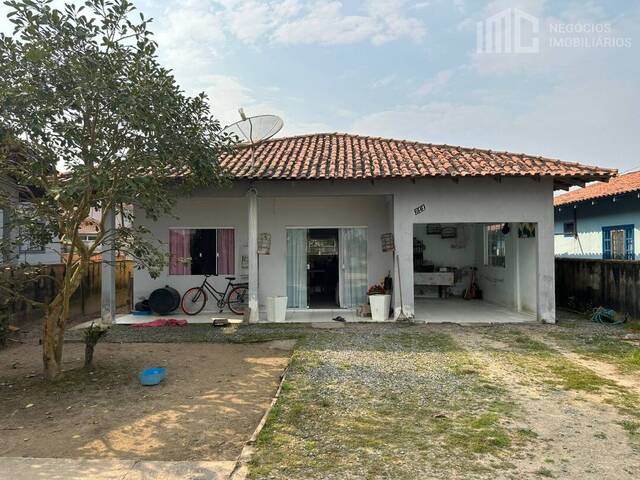 #0611 - Casa para Venda em Balneário Barra do Sul - SC