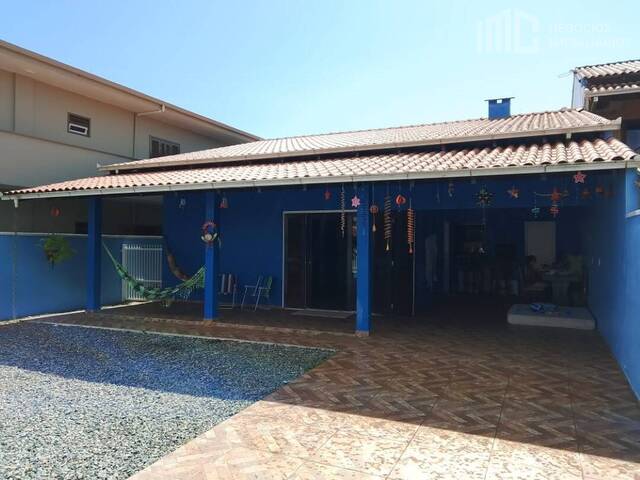 #0693 - Casa para Venda em Balneário Barra do Sul - SC