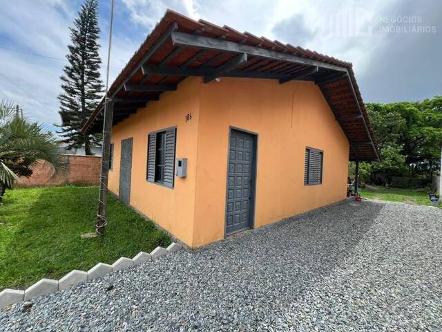 #0713 - Casa para Venda em Balneário Barra do Sul - SC