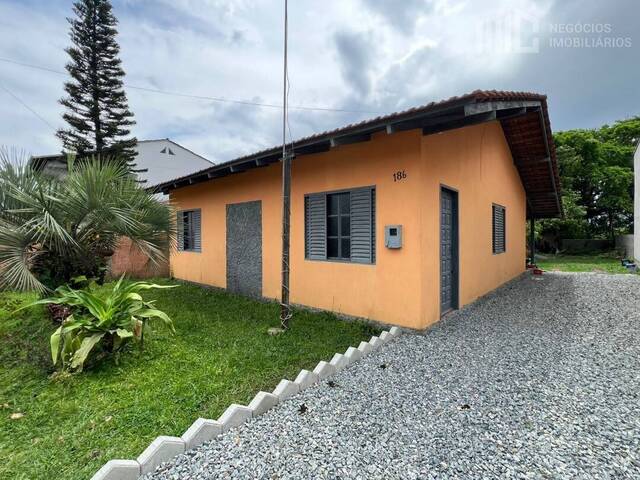 #0713 - Casa para Venda em Balneário Barra do Sul - SC