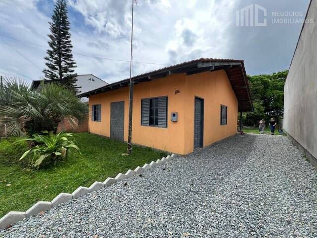#0713 - Casa para Venda em Balneário Barra do Sul - SC