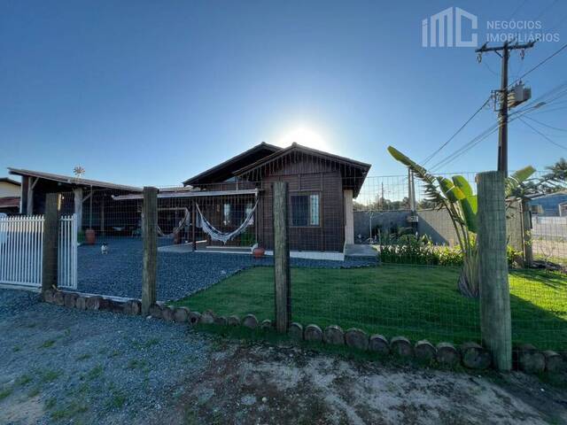 #0715 - Casa para Venda em Balneário Barra do Sul - SC