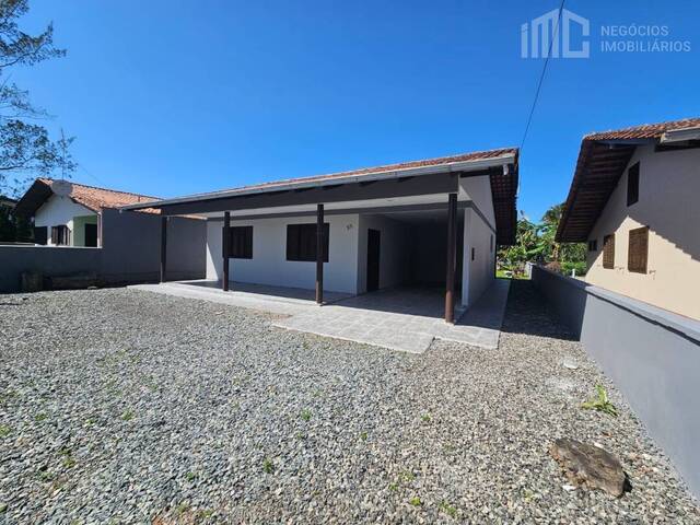 #0483 - Casa para Venda em Balneário Barra do Sul - SC