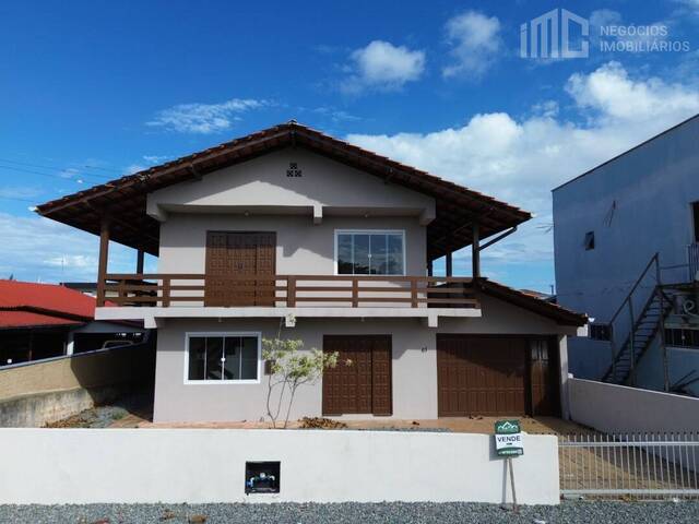 #0377 - Casa para Venda em Balneário Barra do Sul - SC