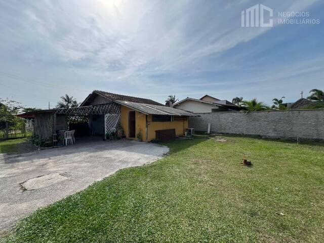 Casa para Venda em Balneário Barra do Sul - 2