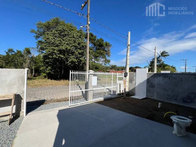 #0748 - Casa para Venda em Balneário Barra do Sul - SC