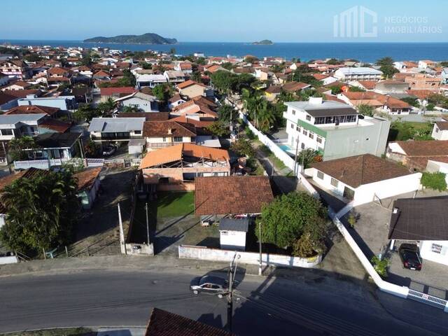 Casa para Venda em Balneário Barra do Sul - 2