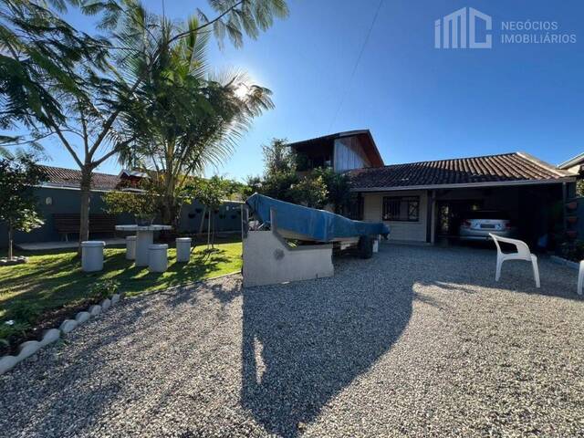Casa para Venda em Balneário Barra do Sul - 2