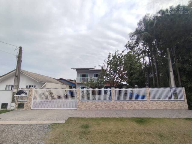 #1095 - Sobrado para Venda em Balneário Barra do Sul - SC - 2