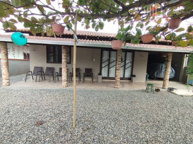 Venda em Pinheiros - Balneário Barra do Sul