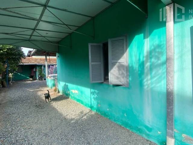 #2045 - Casa para Venda em Balneário Barra do Sul - SC