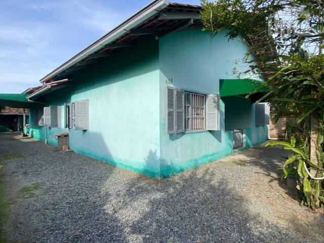 #2045 - Casa para Venda em Balneário Barra do Sul - SC