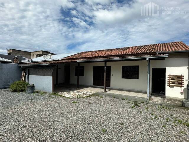 #2047 - Casa para Venda em Balneário Barra do Sul - SC
