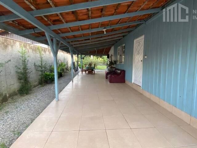 #2048 - Casa para Venda em Balneário Barra do Sul - SC