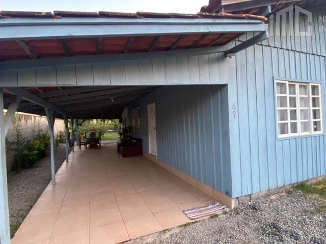 #2048 - Casa para Venda em Balneário Barra do Sul - SC
