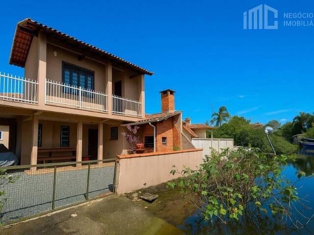 #2061 - Casa para Venda em Balneário Barra do Sul - SC