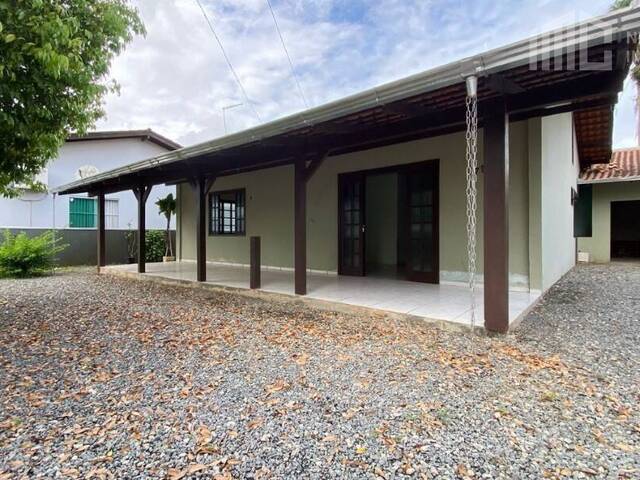 #2062 - Casa para Venda em Balneário Barra do Sul - SC
