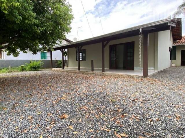 #2062 - Casa para Venda em Balneário Barra do Sul - SC