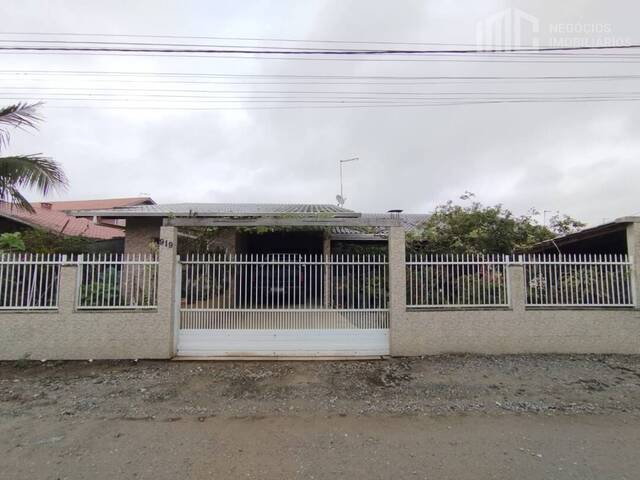 Venda em Costeira - Balneário Barra do Sul