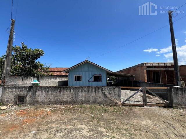 #2042 - Casa para Venda em Balneário Barra do Sul - SC