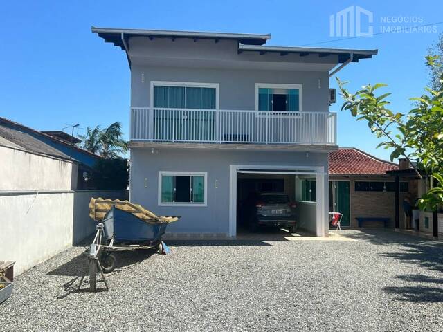 #1095 - Sobrado para Venda em Balneário Barra do Sul - SC - 2