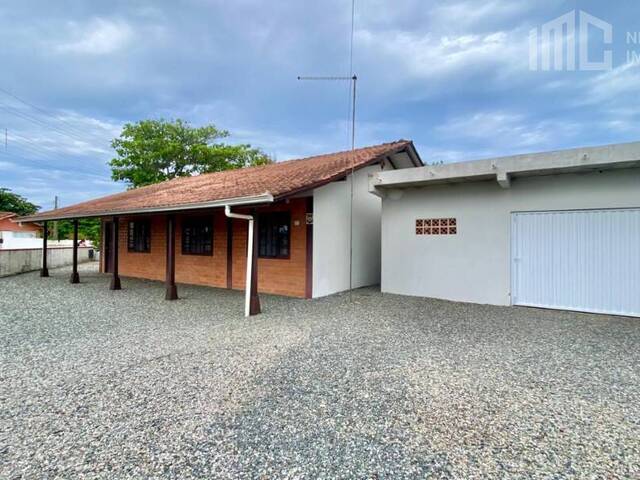 Casa para Venda em Balneário Barra do Sul - 3