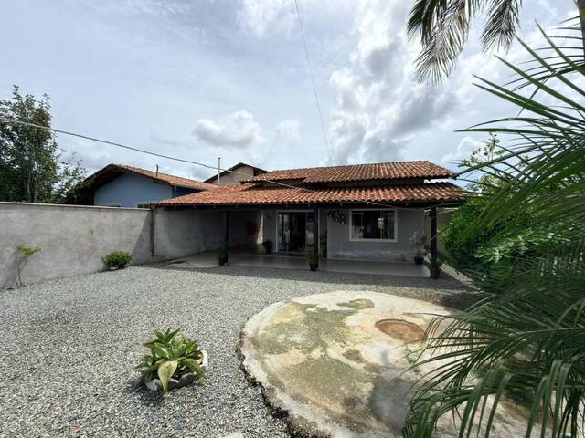 Casa para Venda em Balneário Barra do Sul - 2