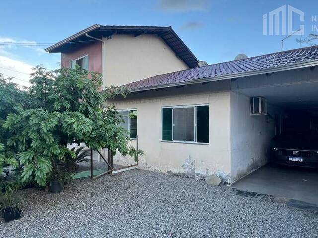 Casa para Venda em Balneário Barra do Sul - 2