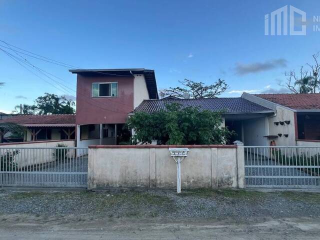 Casa para Venda em Balneário Barra do Sul - 3