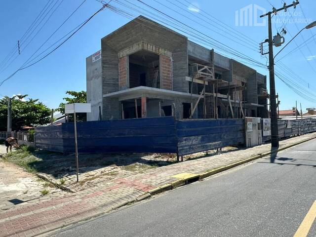 #2205 - Casa para Venda em Balneário Barra do Sul - SC