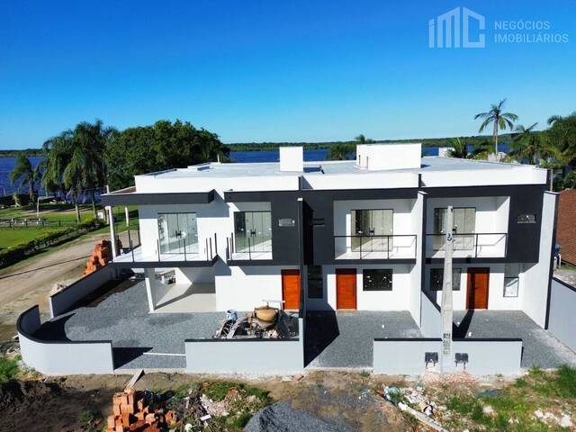 #2254 - Casa para Venda em Balneário Barra do Sul - SC