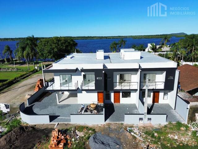 Venda em Pinheiros - Balneário Barra do Sul