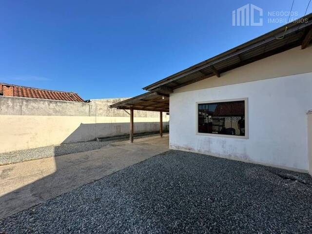 Casa para Venda em Balneário Barra do Sul - 2