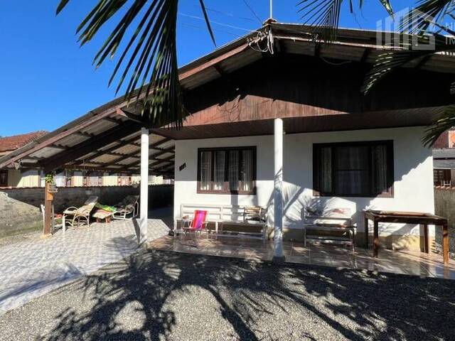 Casa para Venda em Balneário Barra do Sul - 2