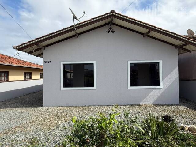 #2423 - Casa para Venda em Balneário Barra do Sul - SC