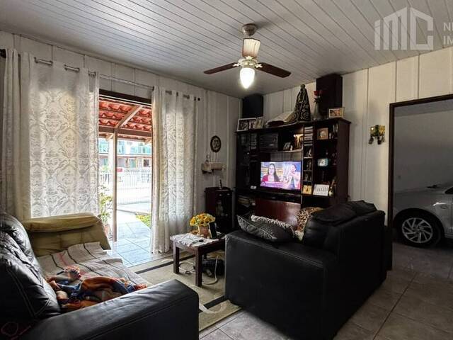 #0550 - Casa para Venda em Balneário Barra do Sul - SC