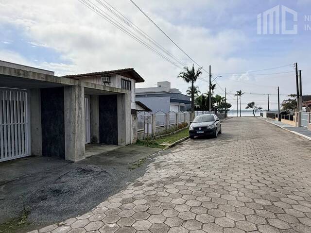 Casa para Venda em Balneário Barra do Sul - 4